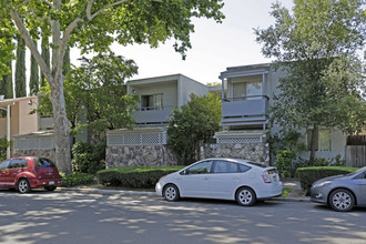 Midtown Garden Apartments in Sacramento, CA - Building Photo - Building Photo