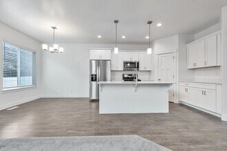 16192 S Truss Dr in Bluffdale, UT - Building Photo - Building Photo