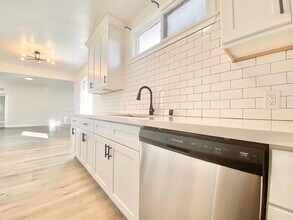 4771 Marathon St in Los Angeles, CA - Building Photo - Building Photo