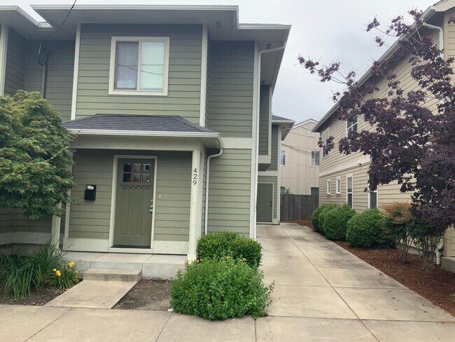421-429 E 16th Ave in Eugene, OR - Building Photo - Building Photo