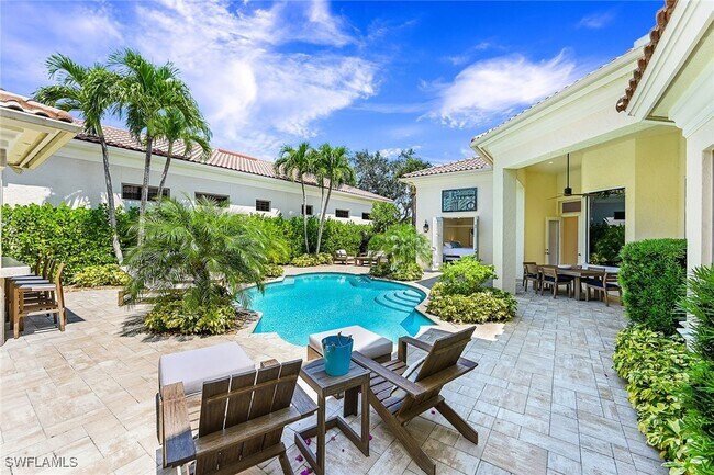 9155 Torrefino Ct in Naples, FL - Foto de edificio - Building Photo