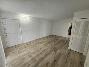 1111 NW 19th Ave in Miami, FL - Building Photo - Building Photo