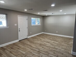 30654 Shannon Dr in Denham Springs, LA - Foto de edificio - Building Photo