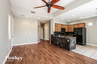 8285 Harvest Spring Pl in Las Vegas, NV - Foto de edificio - Building Photo