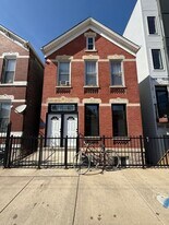 2124 W 18th Pl in Chicago, IL - Building Photo