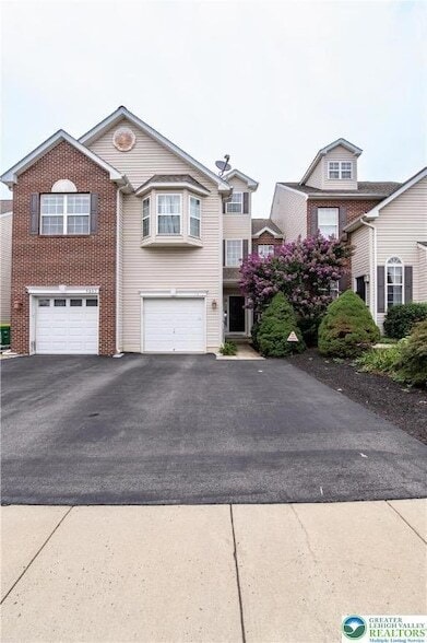 5811 Fresh Meadow Dr in Macungie, PA - Building Photo - Building Photo