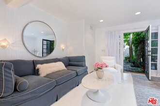 909 Orlando Ave in West Hollywood, CA - Building Photo - Building Photo