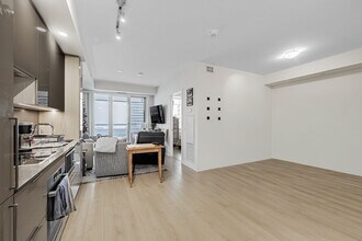 28 Freeland St in Toronto, ON - Building Photo - Building Photo