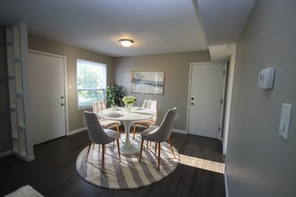 631 Riverwood Ct in Great Falls, MT - Foto de edificio - Building Photo