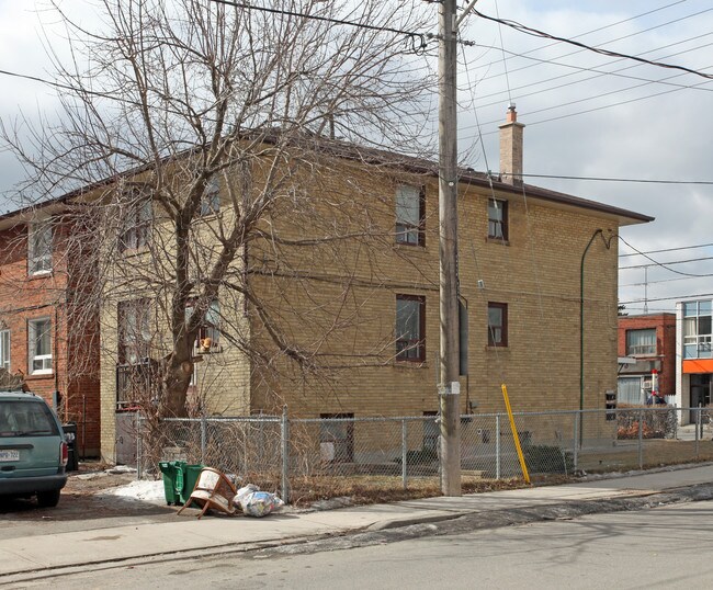 393 Royal York Rd in Toronto, ON - Building Photo - Building Photo