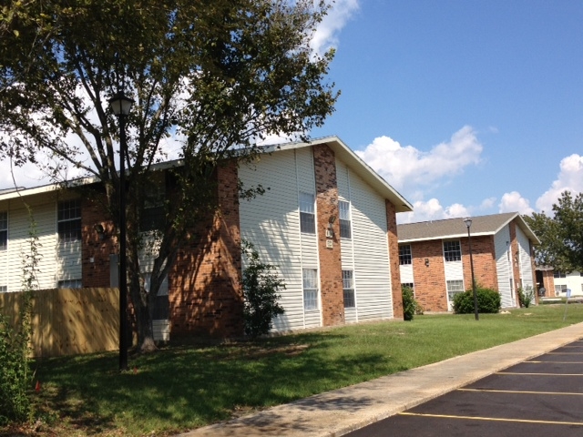 Madison Apartments in Biloxi, MS - Building Photo