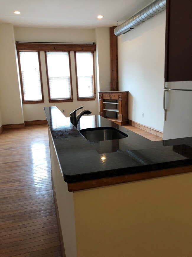 404 South St, Unit 3, Unit 3