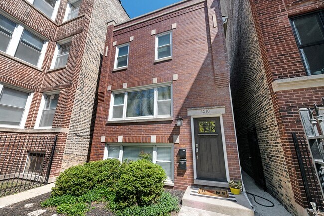 property at 1510 W Addison St