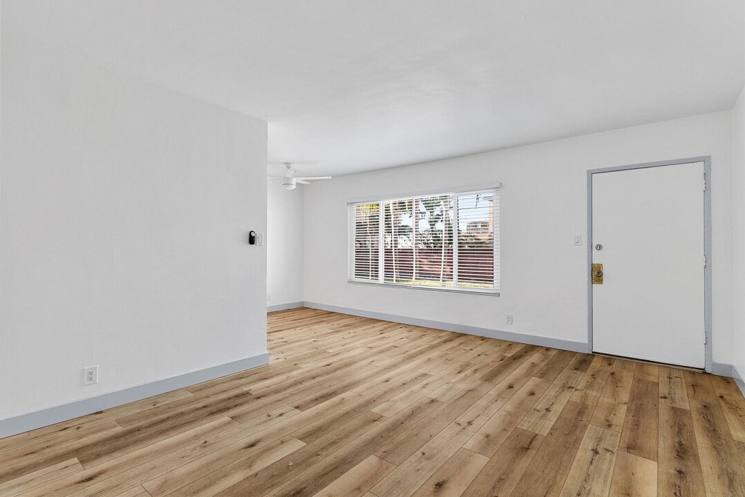 731 Orange Ave, Unit 06 in Long Beach, CA - Building Photo