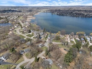 4500 Island Park Dr in Waterford Township, MI - Building Photo - Building Photo