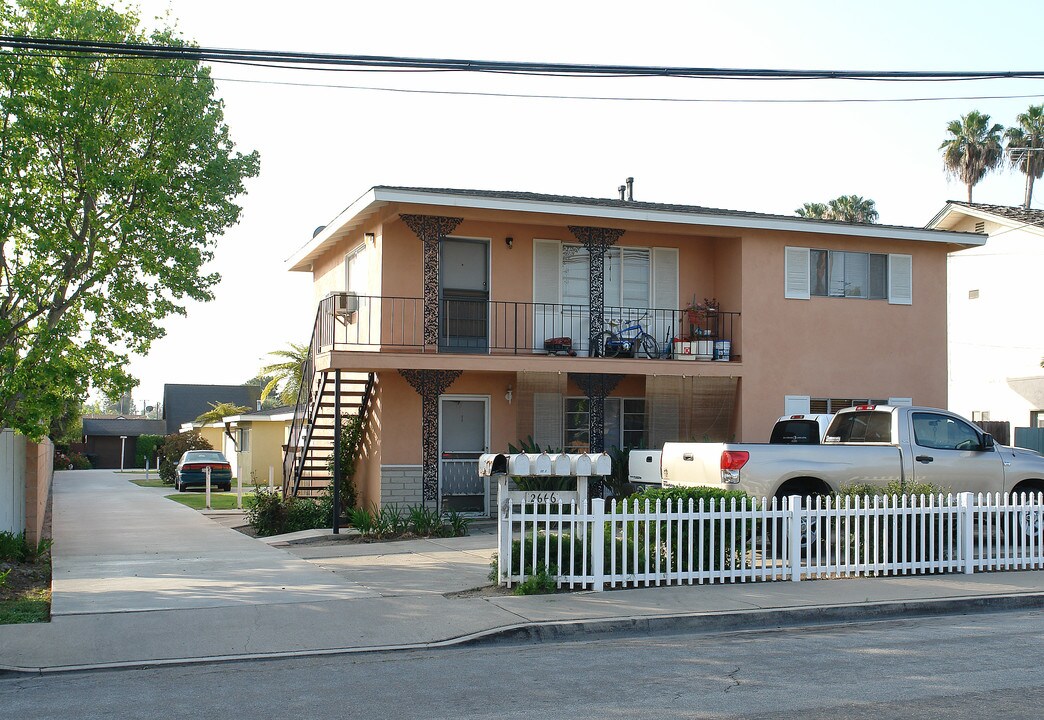 Orange Bungalows in Costa Mesa, CA - Building Photo