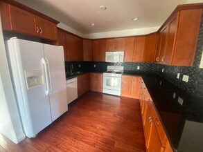 332 S Virgil Ave in Los Angeles, CA - Building Photo - Building Photo