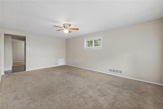 2897 Leola Ave in Pittsburgh, PA - Building Photo - Building Photo