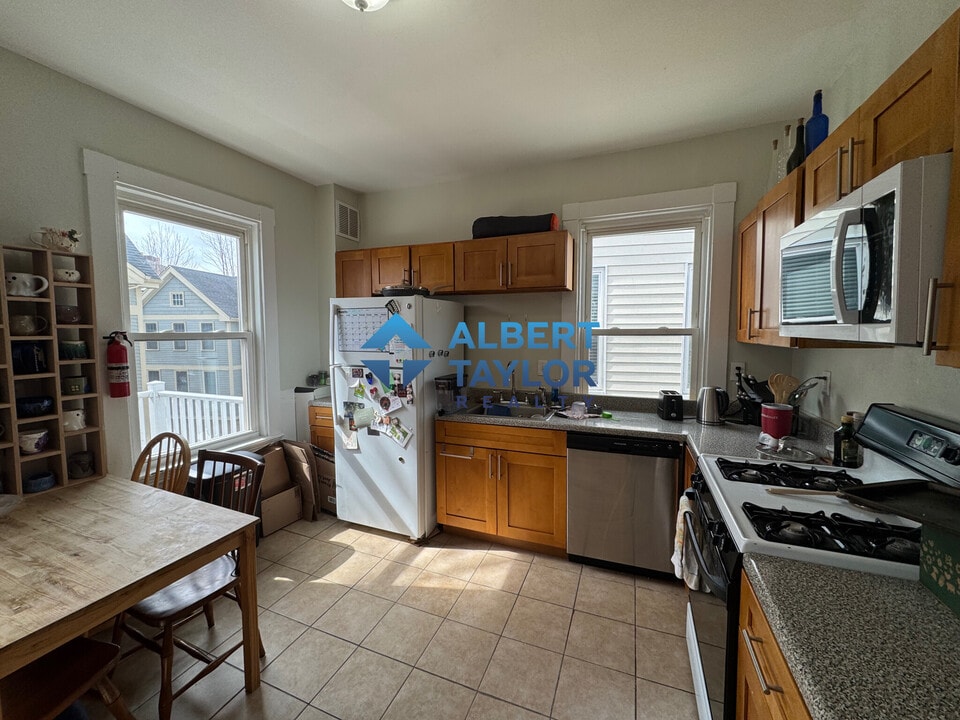 378 Washington St, Unit 3 in Somerville, MA - Building Photo