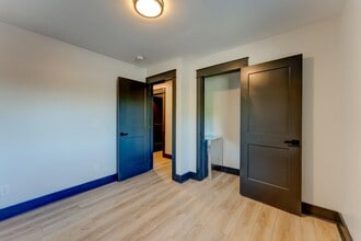 2436 Belvedere Ave in Knoxville, TN - Foto de edificio - Building Photo