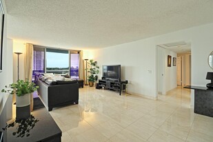 3500 Mystic Pointe Dr in Aventura, FL - Building Photo - Building Photo