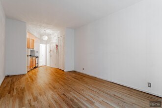 205 E 89th St in New York, NY - Building Photo - Building Photo