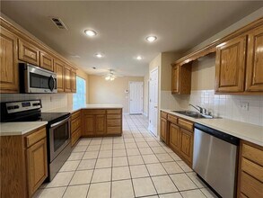 704 Glasgow Ln in Bentonville, AR - Building Photo - Building Photo