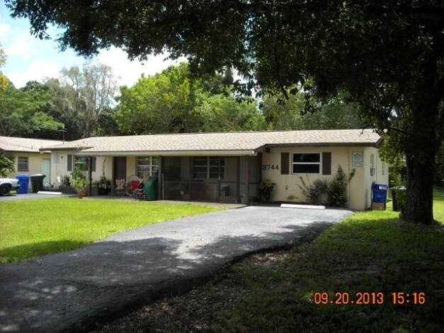 3744-3746 Desoto Ave in Ft. Myers, FL - Building Photo