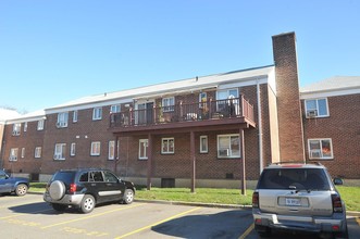 Bell Park Manor Terrace Co-ops in Bellerose Manor, NY - Building Photo - Building Photo