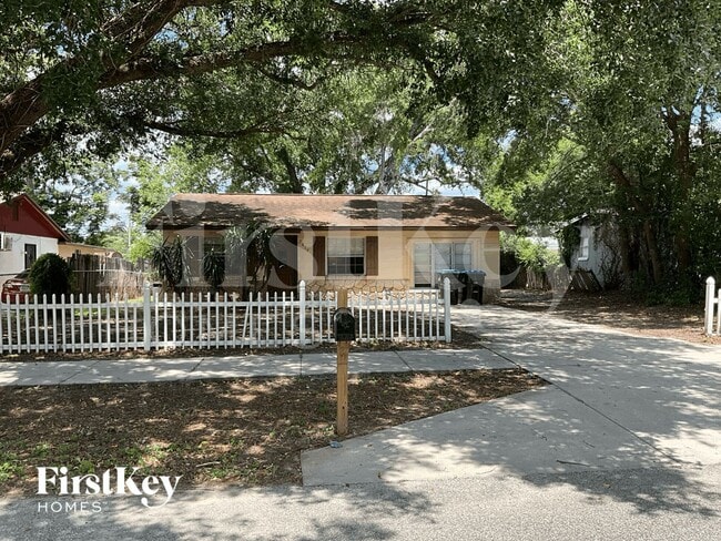 property at 2617 Drake Dr