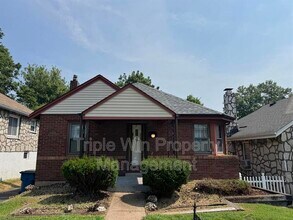 6905 Woodrow Ave in Normandy, MO - Building Photo - Building Photo