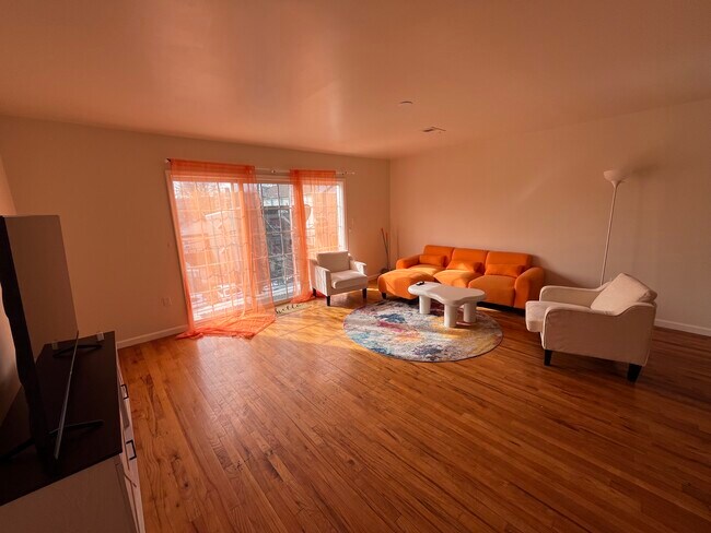 property at 303-305 W Runyon St