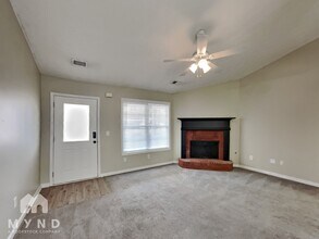 185 Waters Edge Dr in Locust Grove, GA - Foto de edificio - Building Photo