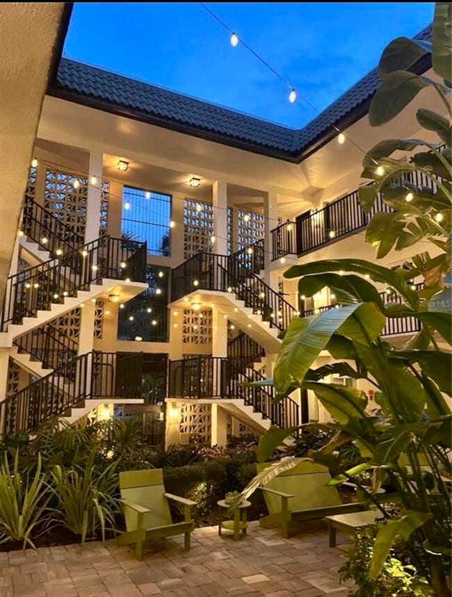 125 5th Ave NE, Unit 180 in St. Petersburg, FL - Foto de edificio - Building Photo