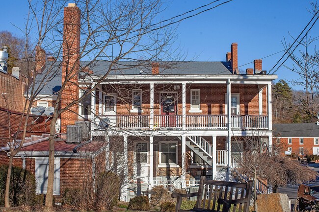 300 Valley St in Scottsville, VA - Building Photo - Building Photo