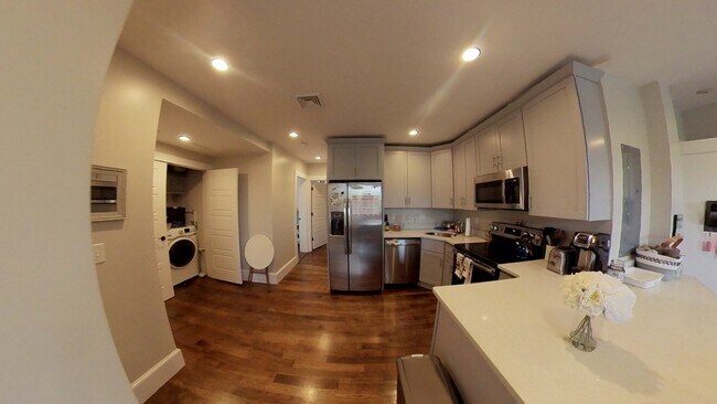 1404 Commonwealth Ave, Unit 7