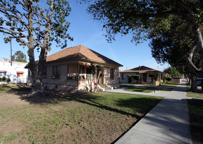 631-639 Locust St in Pomona, CA - Building Photo - Building Photo