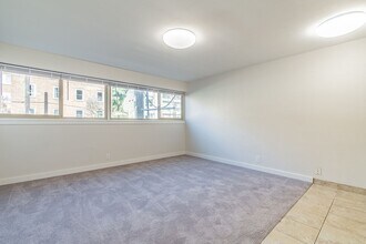 Olympic Terrace in Seattle, WA - Building Photo - Building Photo