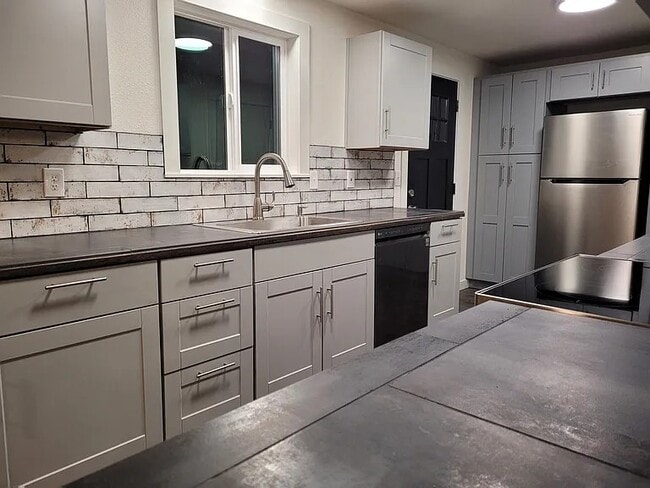 property at 9029 Boulder Ln SE