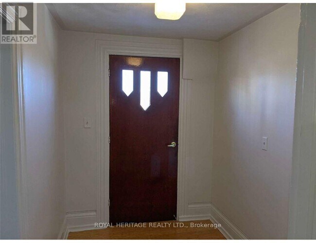 75 Charles St in Oshawa, ON - Building Photo - Building Photo