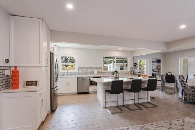 2266 Clematis St in Sarasota, FL - Building Photo - Building Photo