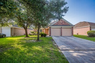 26945 Kings Crescent Dr in Kingwood, TX - Building Photo