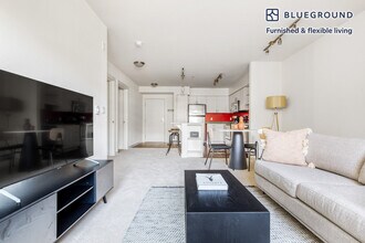 330 3rd Ave W-Unit -FL6-ID332 in Seattle, WA - Building Photo - Building Photo