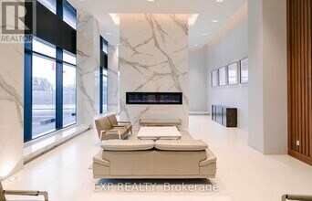30 Shore Breeze Dr in Toronto, ON - Building Photo - Building Photo