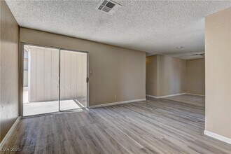 6417 Addely Dr in Las Vegas, NV - Building Photo - Building Photo
