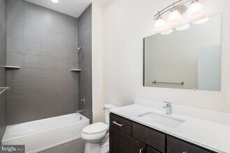 934 S 5th St in Philadelphia, PA - Building Photo - Building Photo