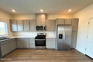 7481 Capstone Dr in Reno, NV - Building Photo - Building Photo