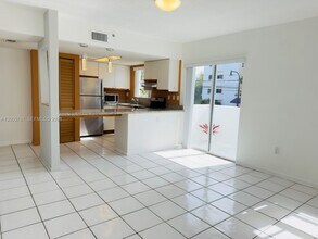 3052 SW 27th Ave in Miami, FL - Building Photo - Building Photo