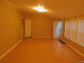 498 Berry Hollow Rd in Gurley, AL - Building Photo - Building Photo