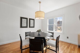 345 W Broadway, Unit 9 in Boston, MA - Building Photo - Building Photo